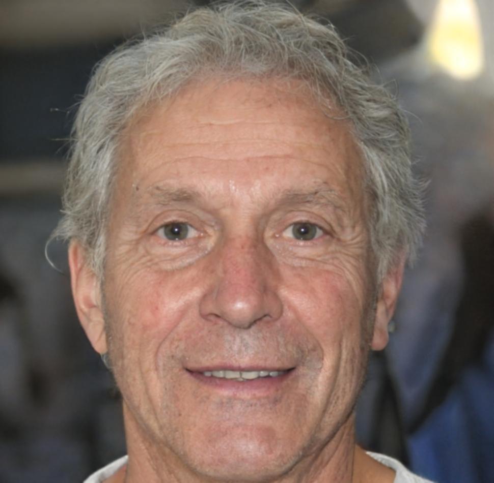 Tobias Lindemann, Gründer von miralepixon